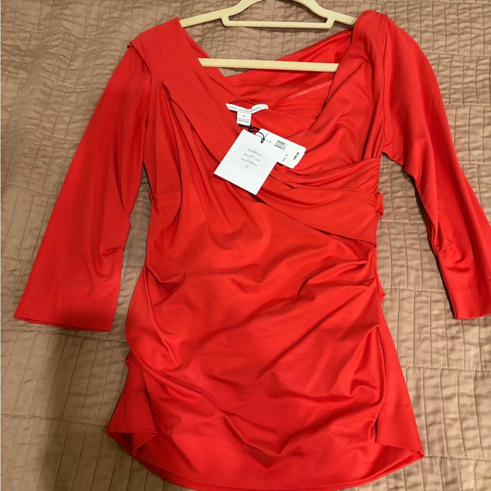 ❤️NWT Diane Von Furstenberg Vibrant Red Top size M❤️